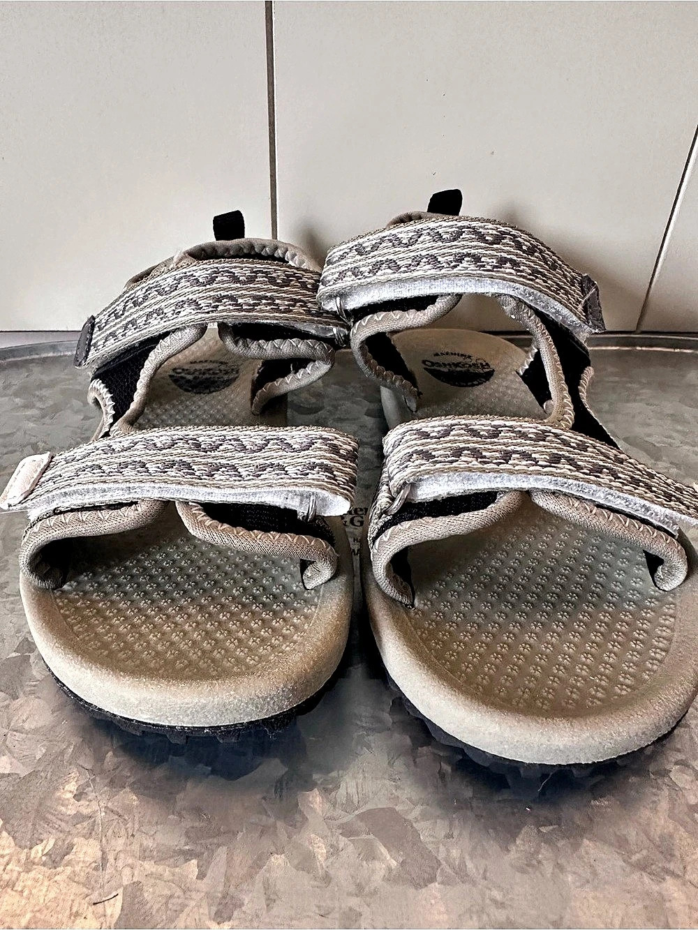 OshKosh Geometric Sandals Gray & Black US 12M